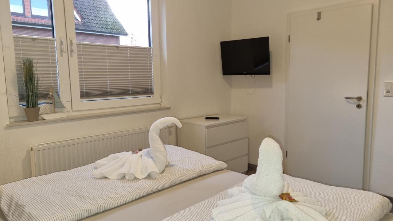 Pension Likedeeler Suite Sir Henry Morgan Borkum Esterno foto